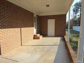 Building Photo - Outdoor Living Dream: Ranch-style home with Deck & Yard