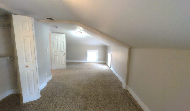 Building Photo - 417 N West St