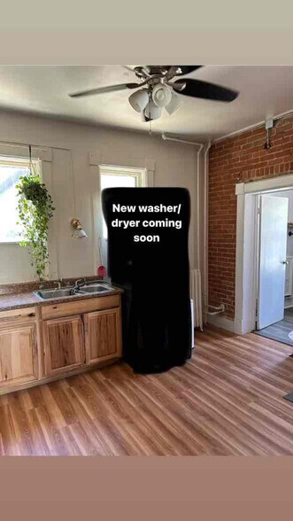 Building Photo - 1423 11th St