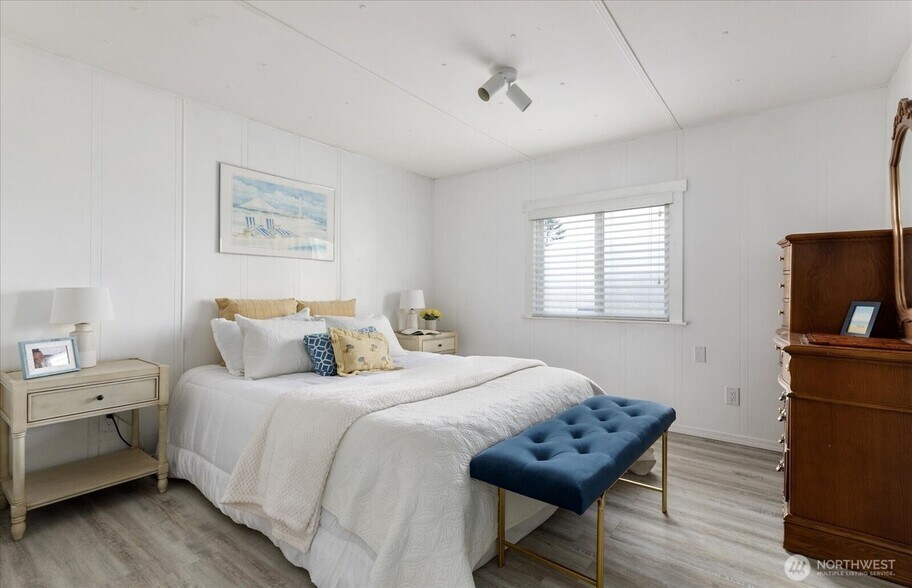 Main Bedroom (bed not included) - 2552 La Verde St