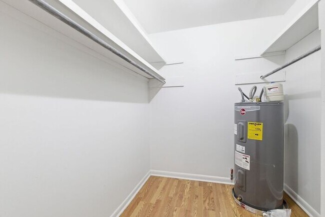 Building Photo - Hillsboro Village Modern 1BR - WALK TO VANDERBILT