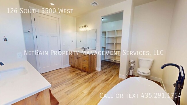 Building Photo - 126 S 3500 W