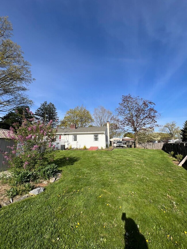 Building Photo - Beautiful 3 BD, 1 BA Lititz Home!
