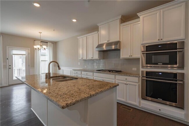 Building Photo - 416 Montclair Ct