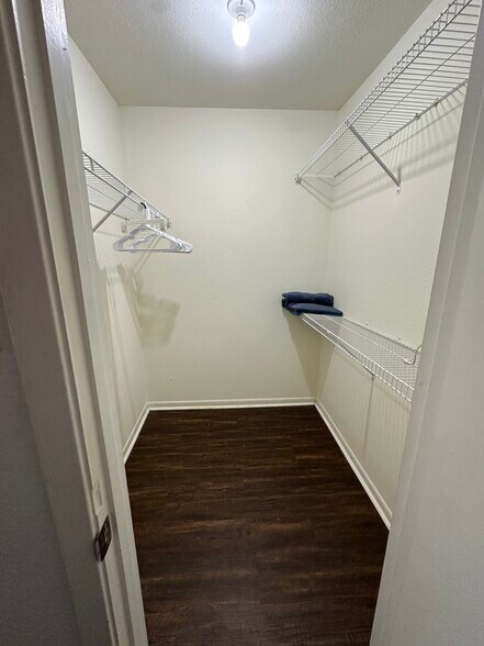 Building Photo - 8523 Hearth Dr