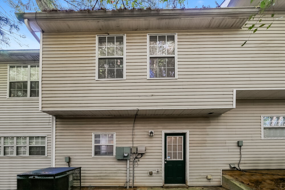 Building Photo - 7600 Creekside Ln