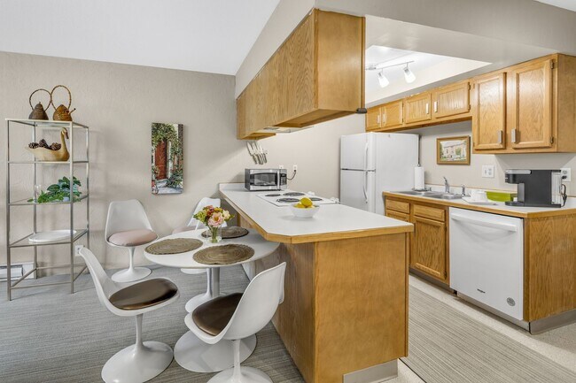 Building Photo - Downtown Anchorage One Bedroom One Bath (203)