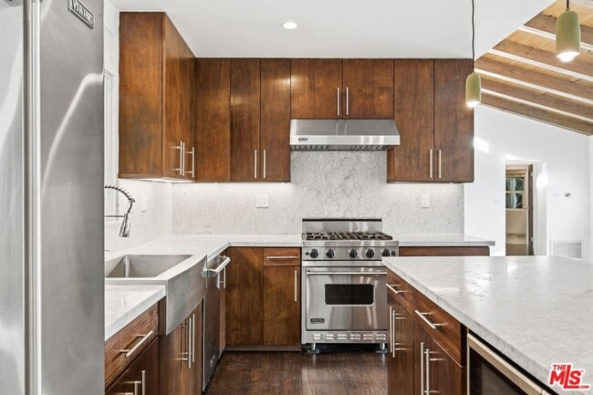 Building Photo - 3476 Troy Dr