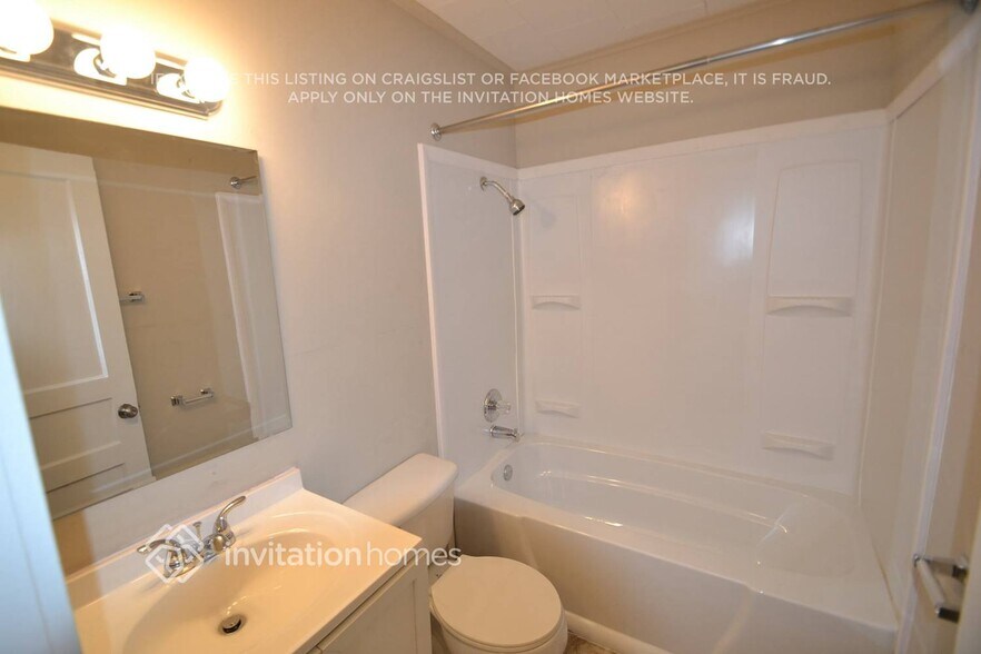 Building Photo - 1908 Whitsett St