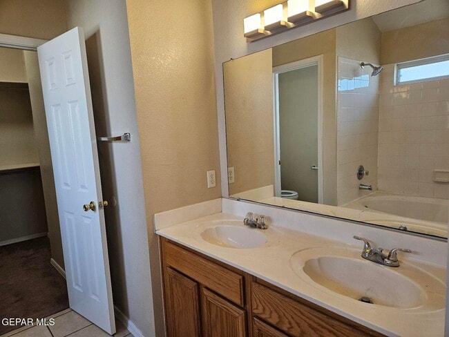 Building Photo - 1725 St Mark Ave