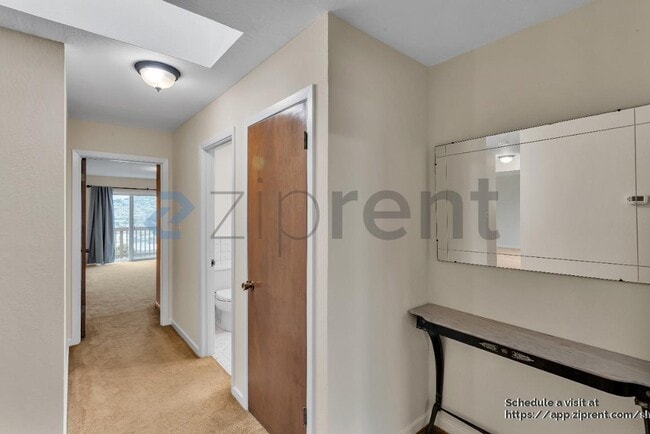 Building Photo - 280 Prague St