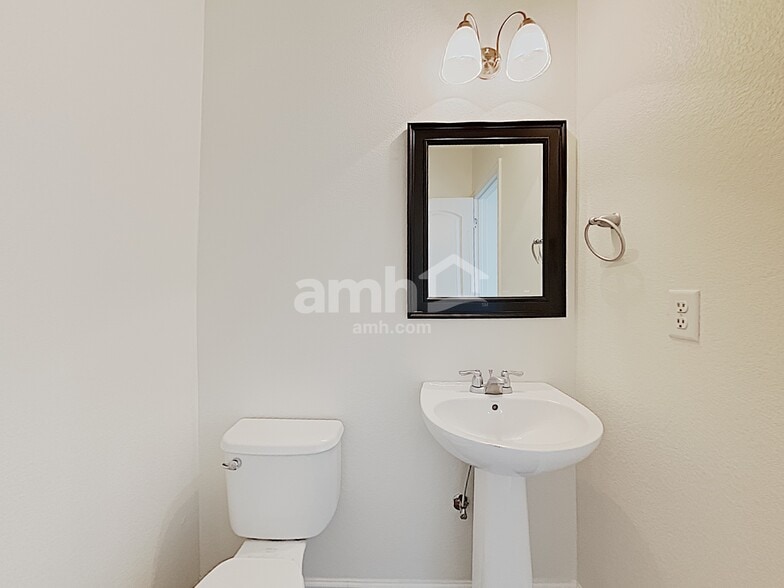 Building Photo - 10277 Nucla St