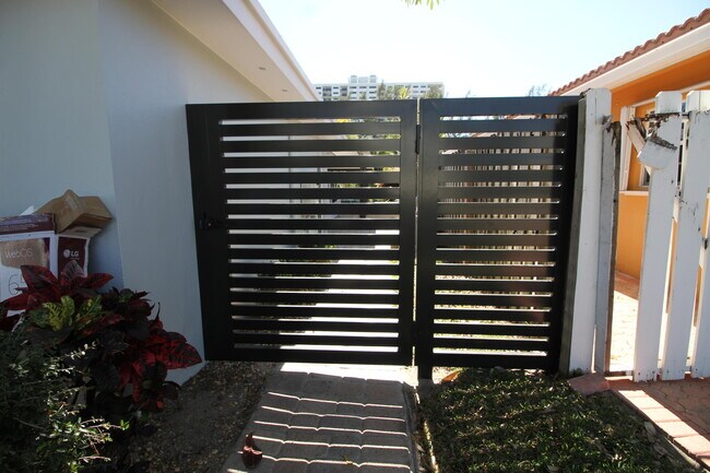 Building Photo - 2548 SE 14th St