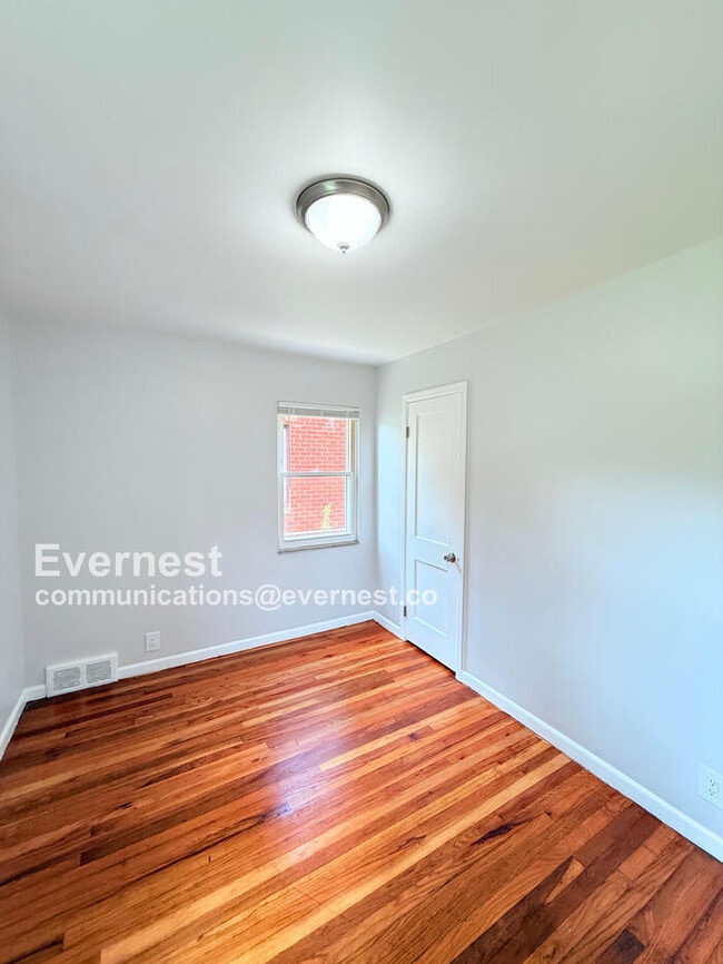 Building Photo - 14980 Tacoma St