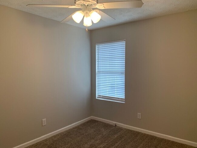 Building Photo - Coming Soon! Charming 3 Bedroom / 2 Bath Ranch Home in Jonesboro!