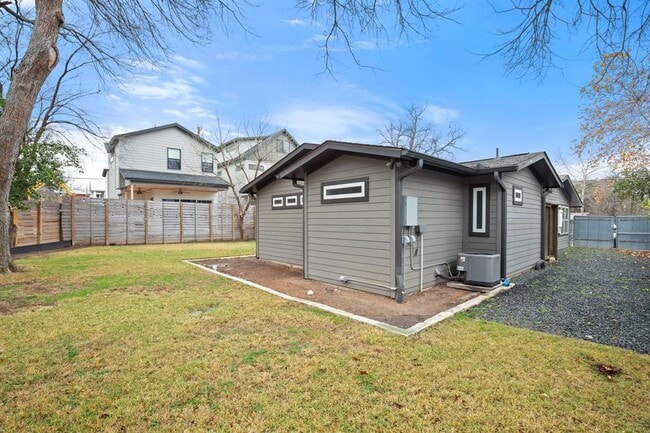 Building Photo - 3307 Garden Villa Ln