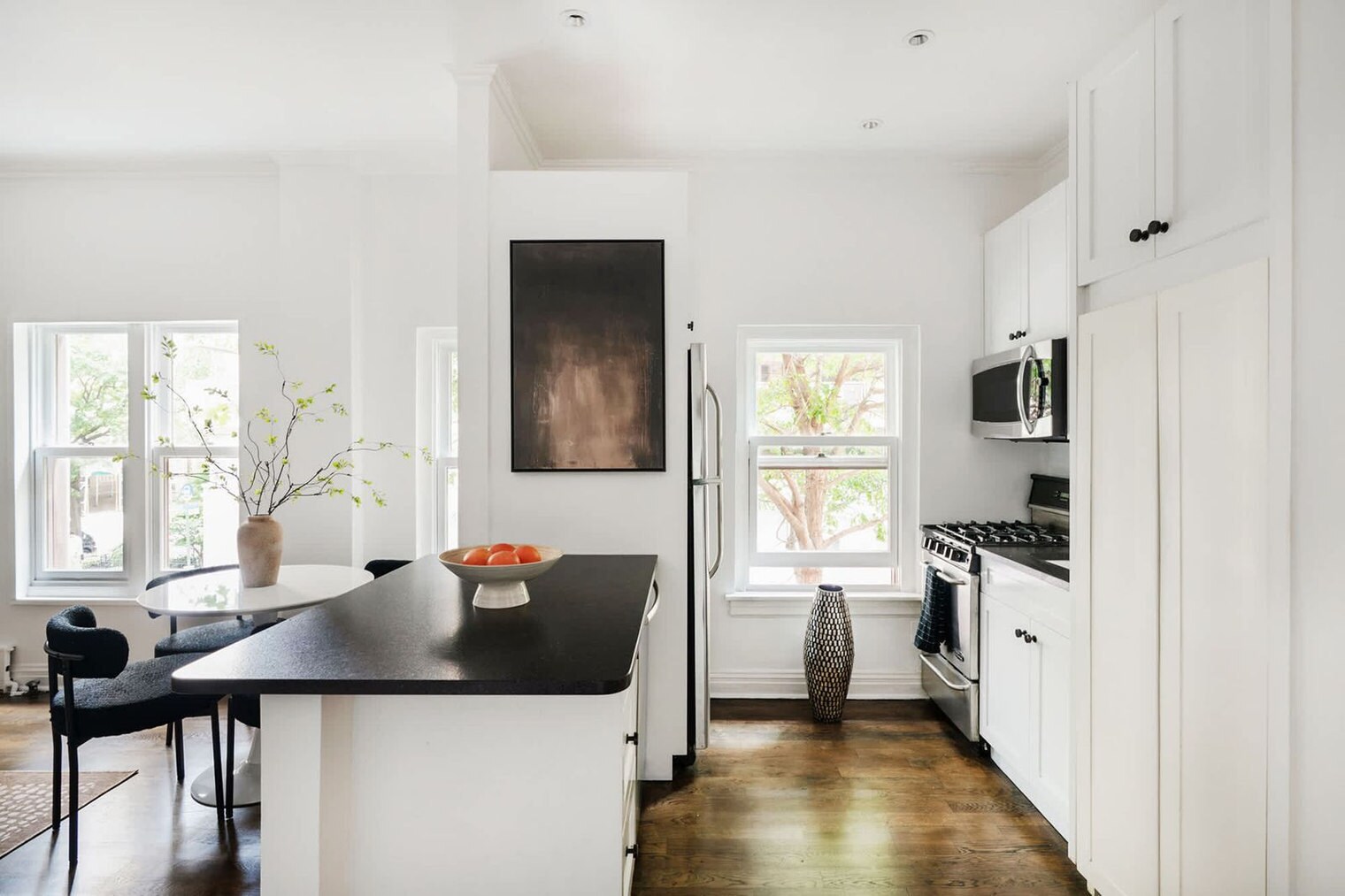 Building Photo - 10 5th Ave