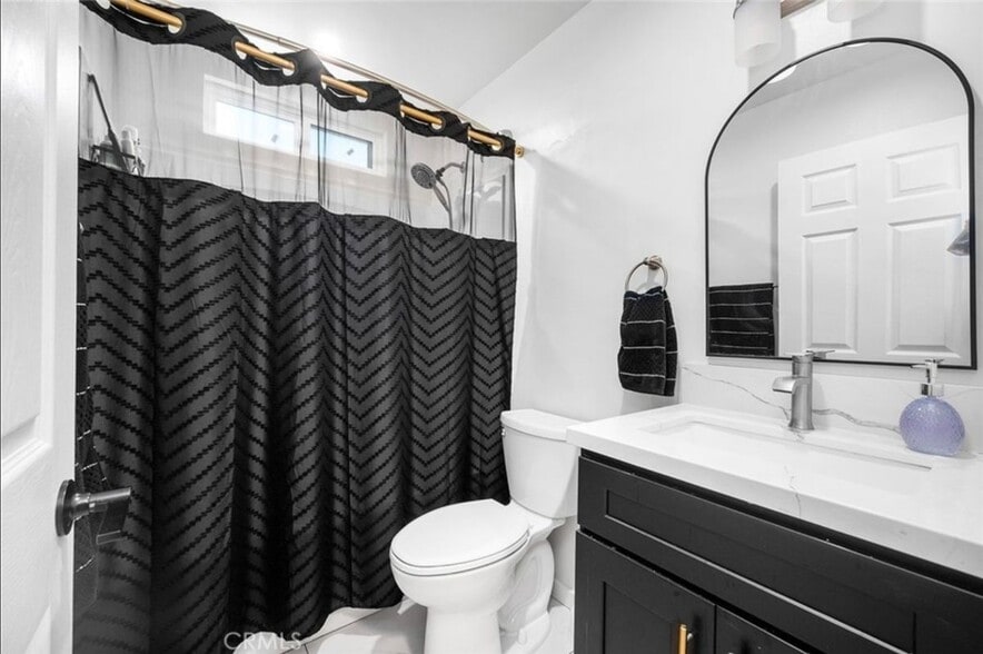 Building Photo - 765 E Silva St