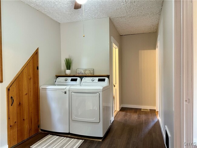 Building Photo - 37 White St