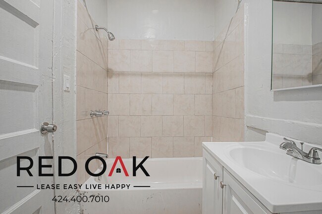 Building Photo - 1000 S Grand View St