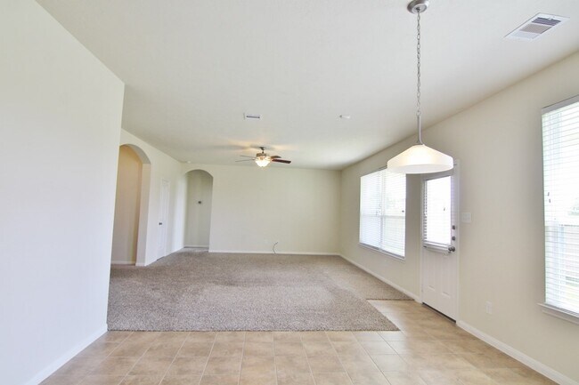 Building Photo - 30603 Gardenia Trace Dr