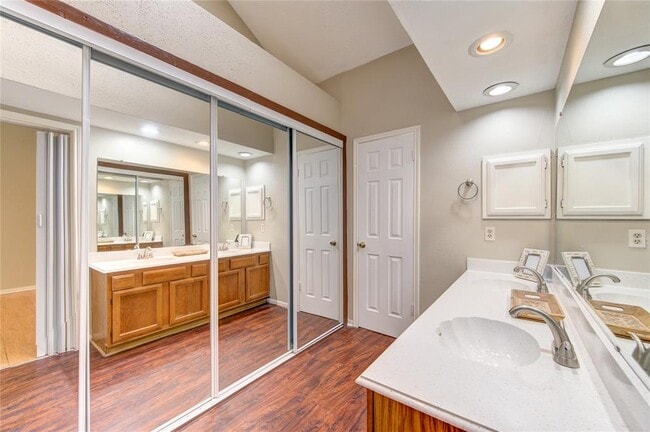 Building Photo - 8746 E Rylander Cir