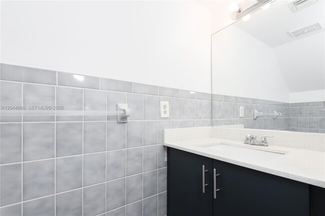 Building Photo - 9044 SW 148th Ct