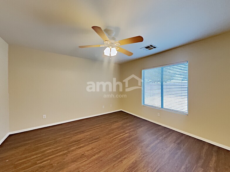 Building Photo - 5305 S 27th Dr