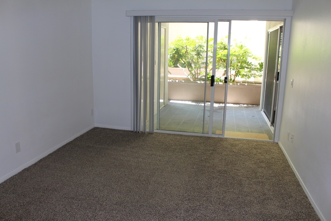 Bedroom - 415 Townsquare Ln