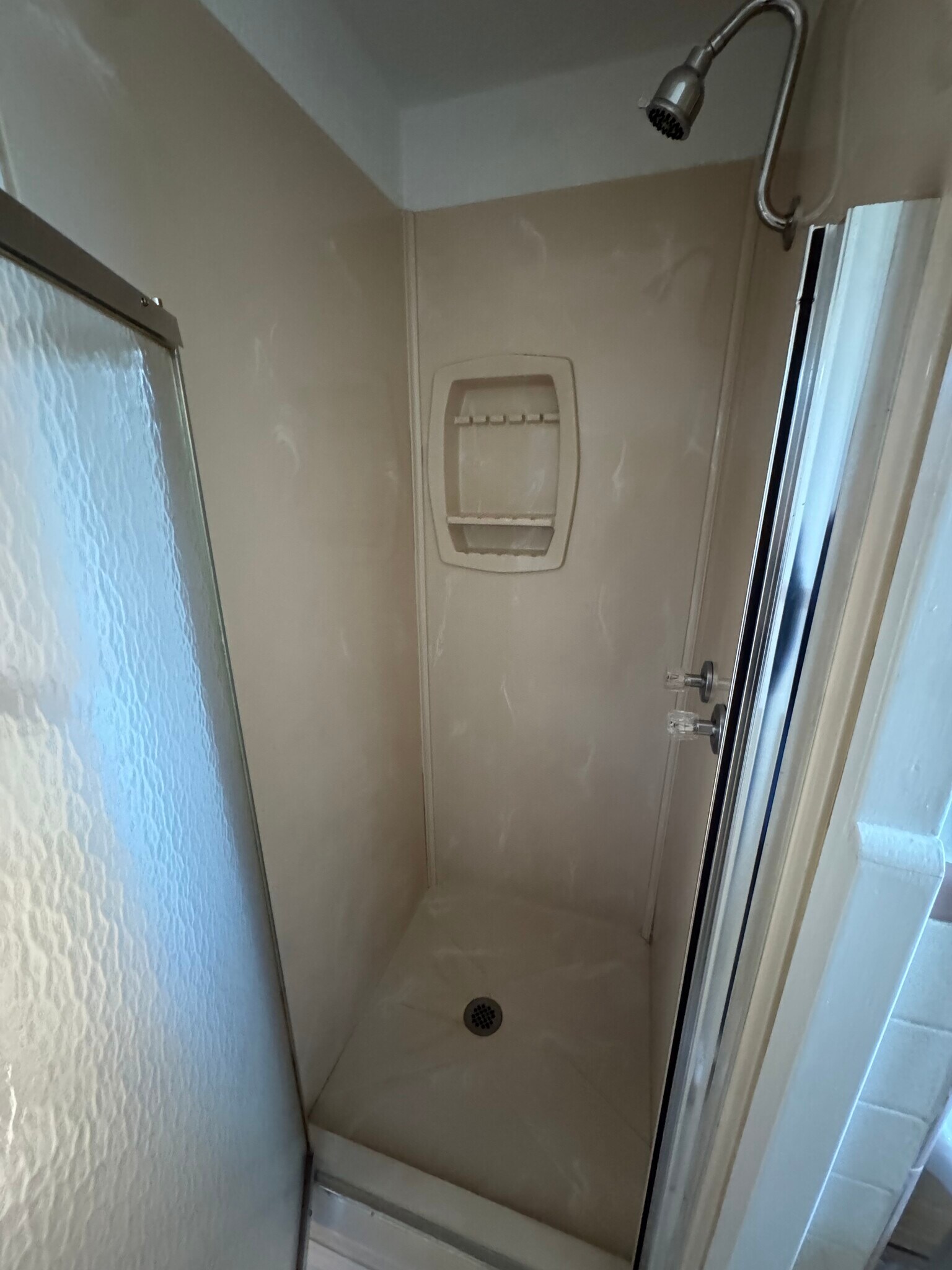 Bathroom #1 Shower - 903 Corinth Rd