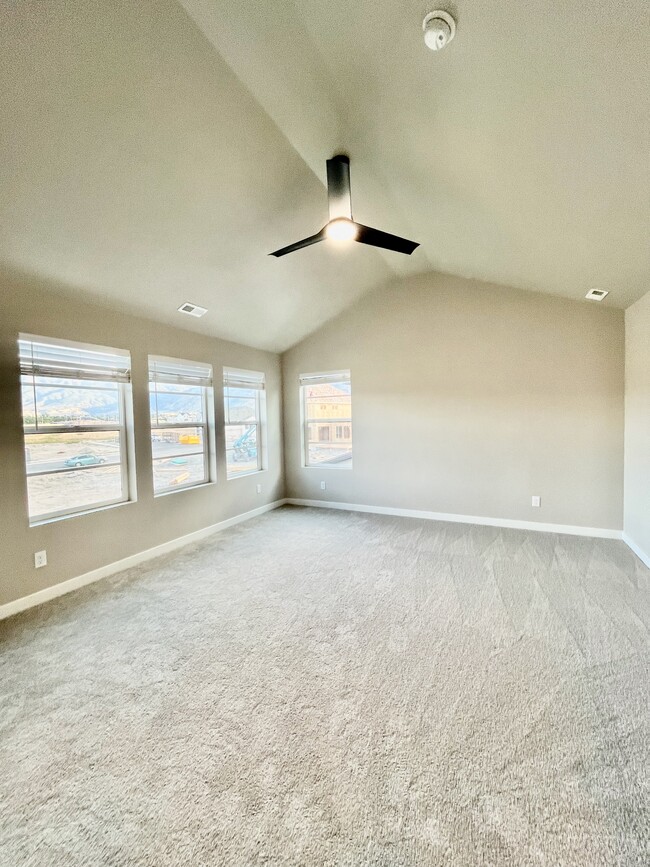 Building Photo - 5072 Elmfield Wy