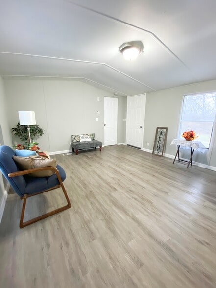 Building Photo - 777 E Yerby St