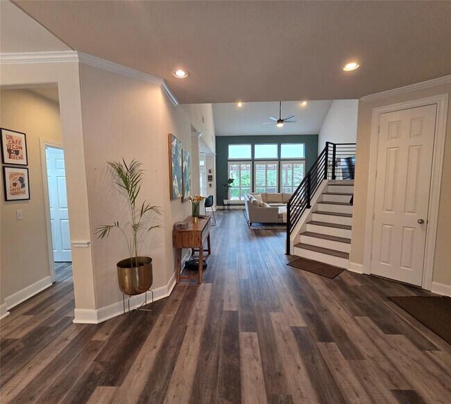Building Photo - 8208 Endeavor Cir
