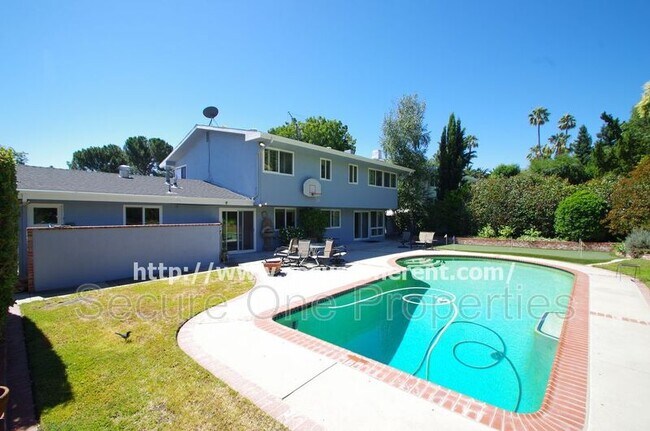 Building Photo - 5827 Fairhaven Ave