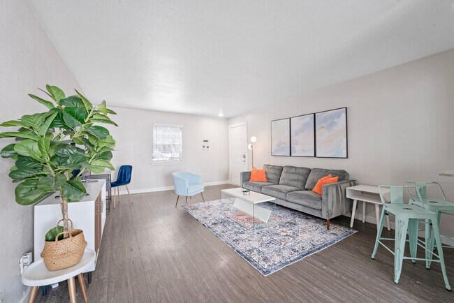 Building Photo - 2215 Town Lake Cir