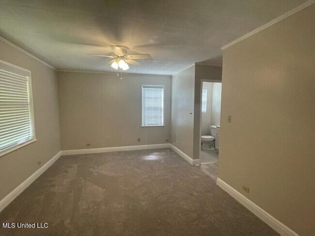 Building Photo - 2083 Martin Rd