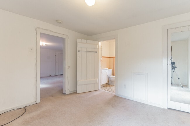 Building Photo - 51 Albemarle Rd