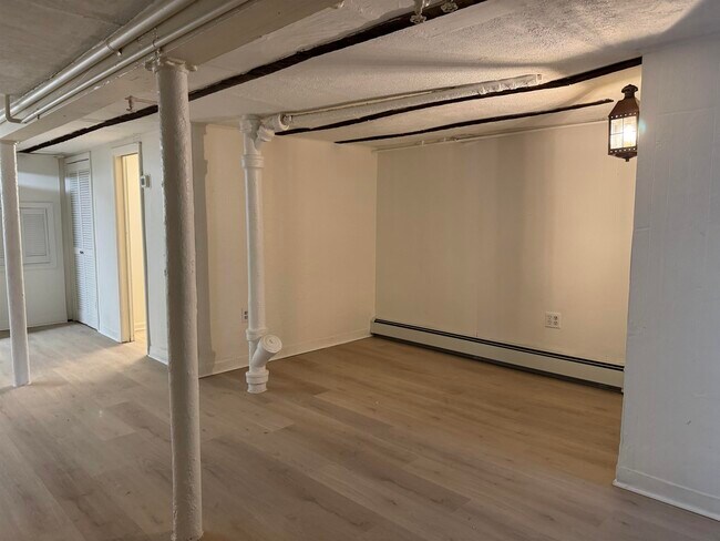 Building Photo - 9 Beaver Ave