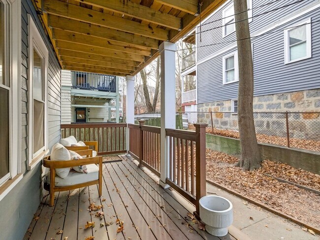 Building Photo - 159 South St