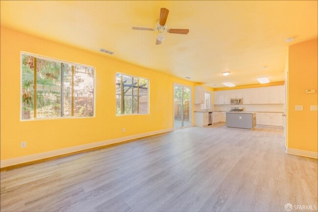 Building Photo - 5476 Summerfield Dr