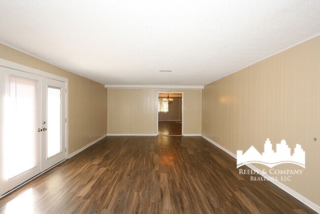 Building Photo - 4400 Spring Harbor Dr