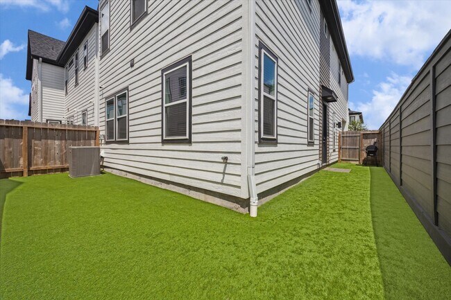 Building Photo - 1103 Highland Rnch Ln