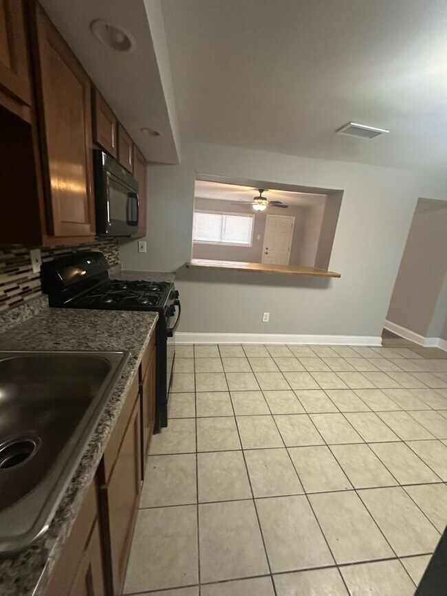 Building Photo - Newly Renovated 3 Bed 1 Bath Home In Balti...