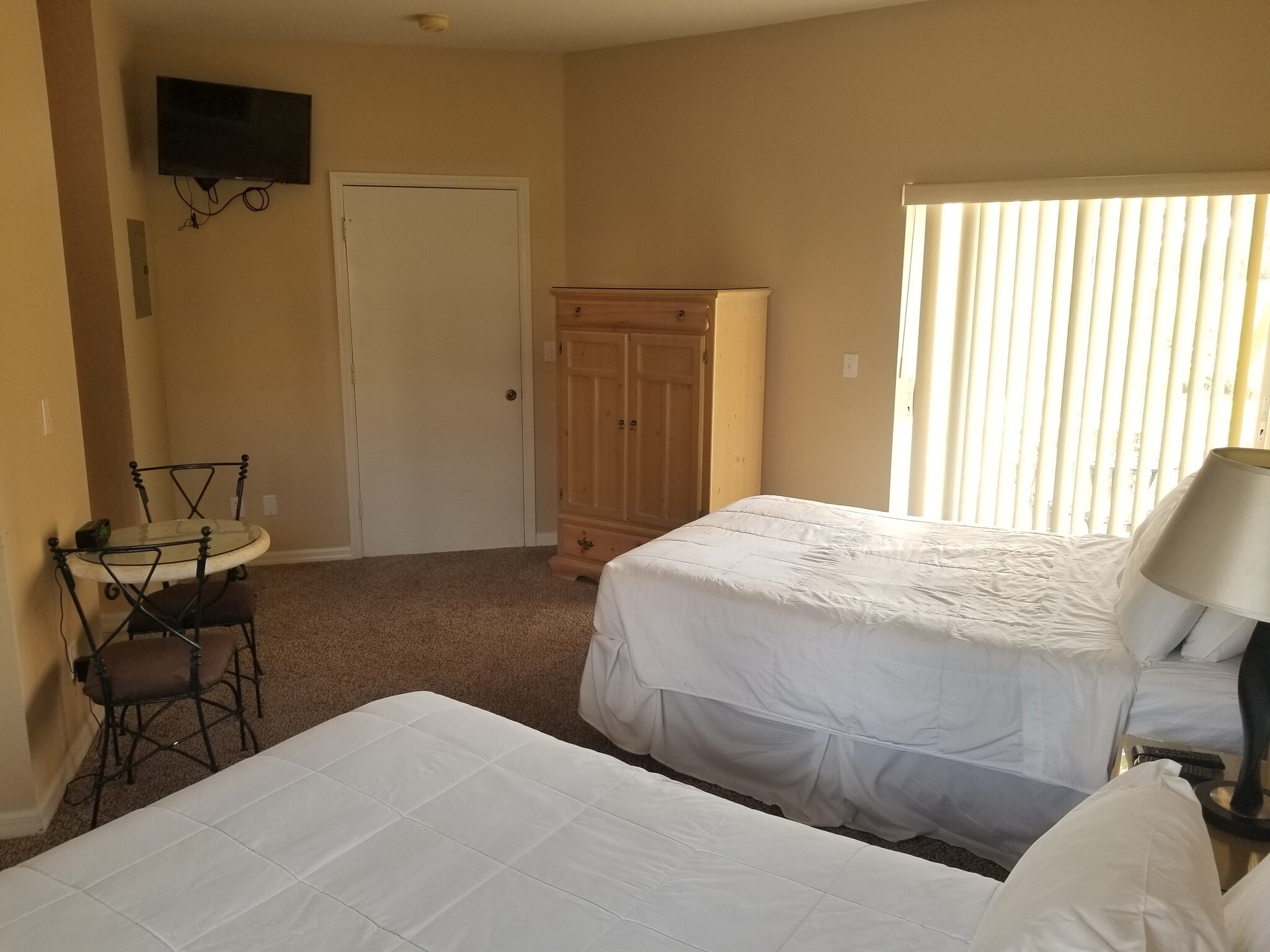 Building Photo - 9835 Perfect Dr