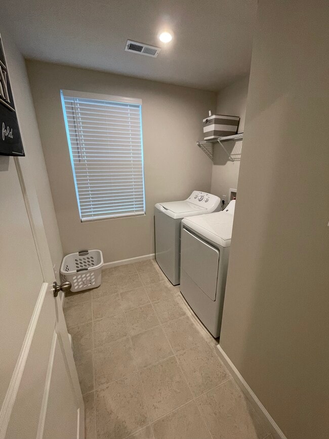 Building Photo - 1236 Sir Sidney Ct