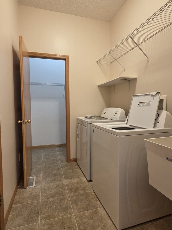 Building Photo - 6846 Gingham Ct