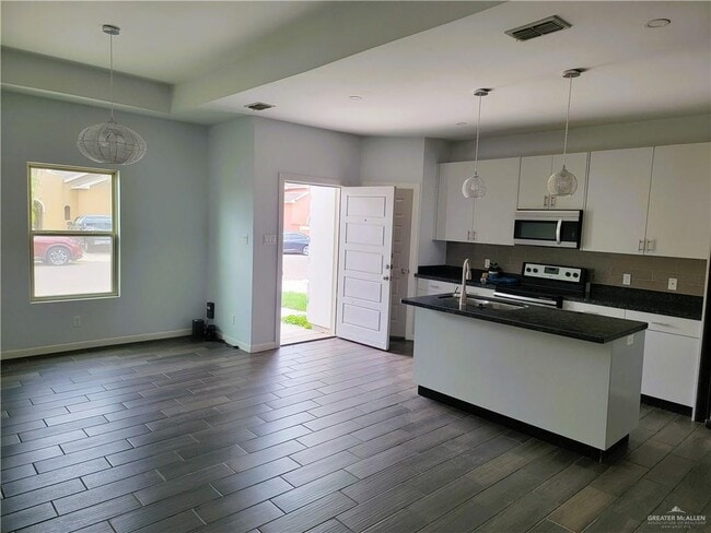Building Photo - 16 New Orleans Cir