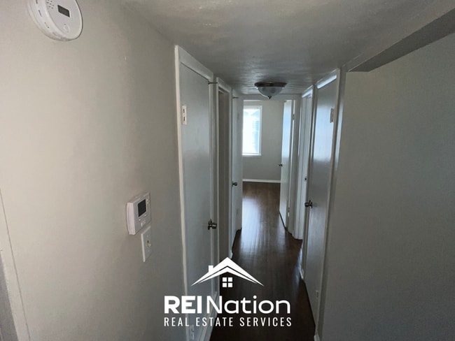 Building Photo - RARE FIND! 4BR/2BA in Memphis | Open Kitchen & Hardwoods | Fenced Yard!