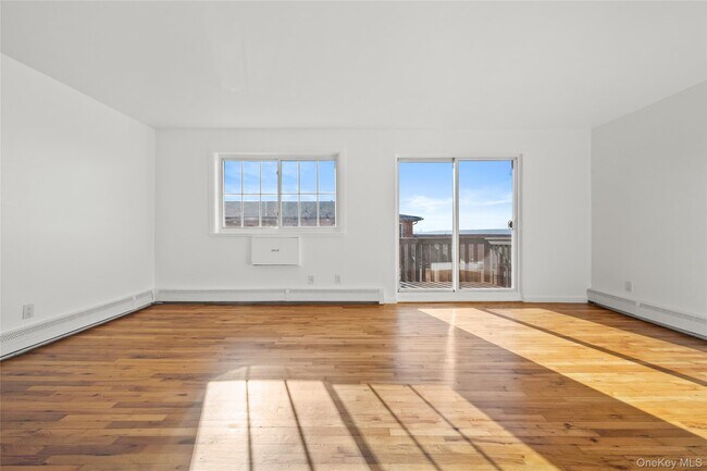 Building Photo - 351 N Broadway