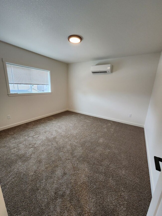 Building Photo - 1006 Peach Rd